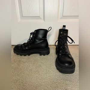 H&M Black Lace-Up Combat Boots Chunky Sole – Women’s Size 7